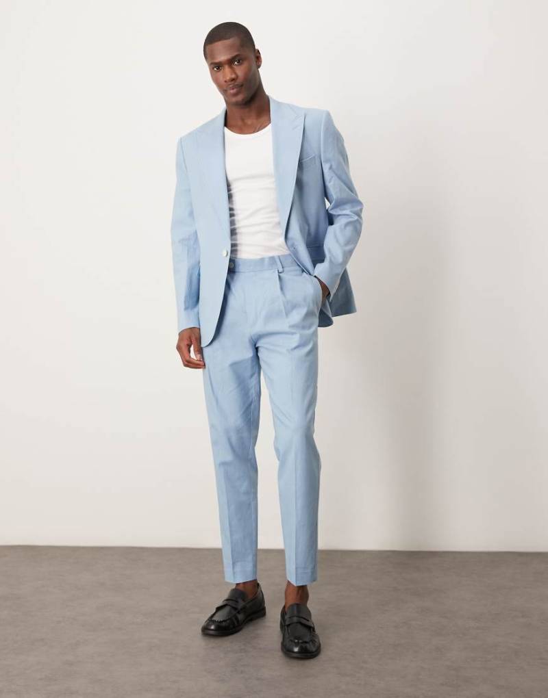 ASOS DESIGN - Schmal zulaufende Anzughose im Chinostil aus Leinenmix in Hellblau von ASOS DESIGN