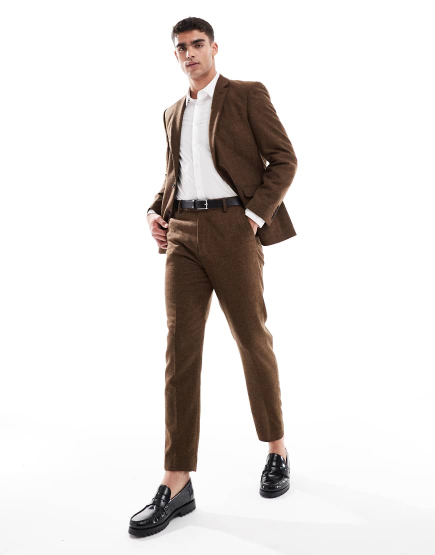 ASOS DESIGN - Schmal zulaufende Anzughose aus Wollmix in Dunkelbraun mit Bindungsmuster ASOS DESIGN - Schmal zulaufende Anzughose aus Wollmix in Dunkelbraun mit Bindungsmuster von ASOS DESIGN