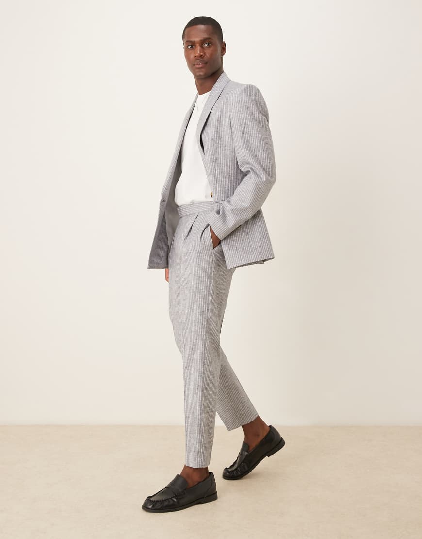 ASOS DESIGN - Schmal zulaufende Anzughose in Blau gestreift mit Leinenanteil ASOS DESIGN - Schmal zulaufende Anzughose in Blau gestreift mit Leinenanteil von ASOS DESIGN