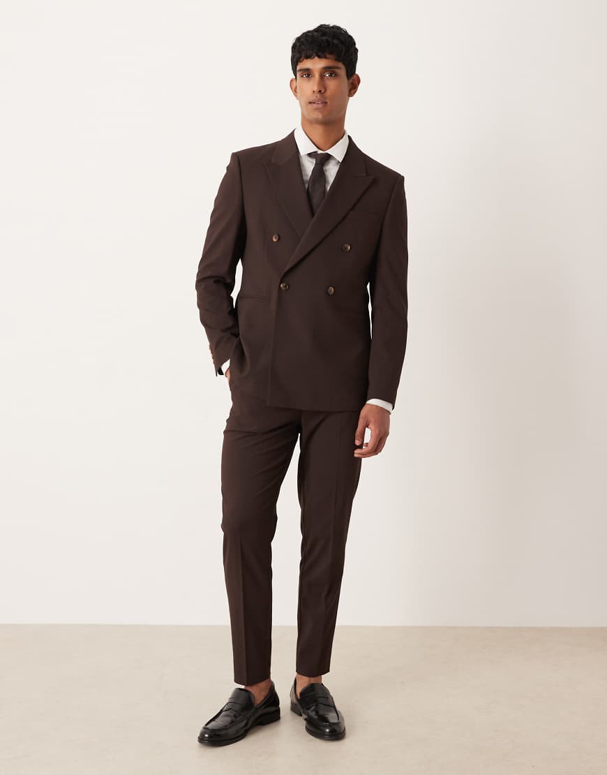 ASOS DESIGN - Schmal zulaufende Anzughose in Braun-Brown von ASOS DESIGN