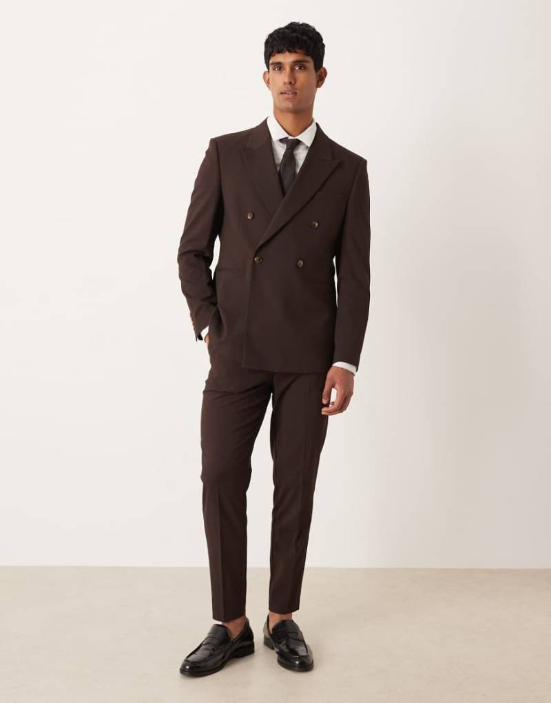 ASOS DESIGN - Schmal zulaufende Anzughose in Braun-Brown von ASOS DESIGN