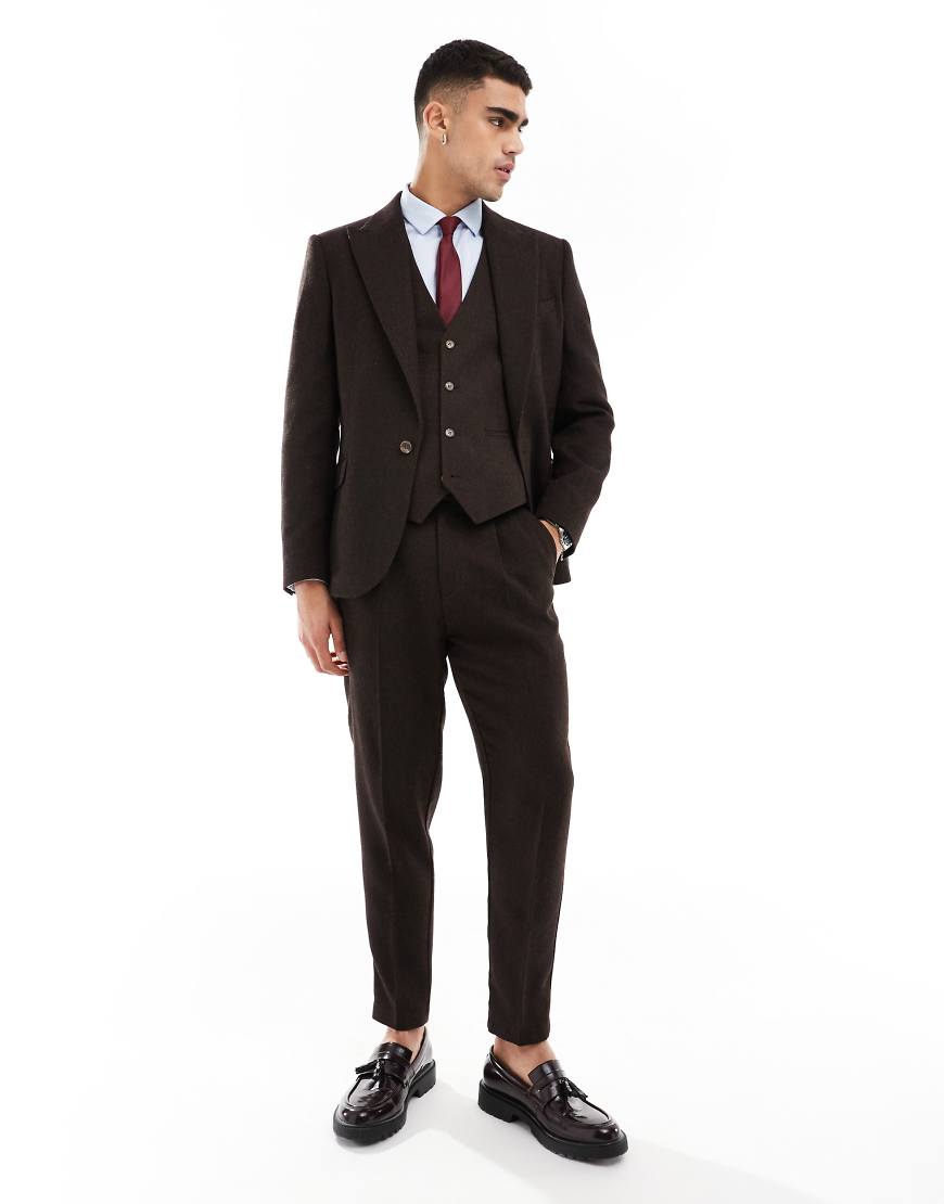 ASOS DESIGN - Schmal zulaufende Anzughose in Braun aus Wollmix-Twill von ASOS DESIGN
