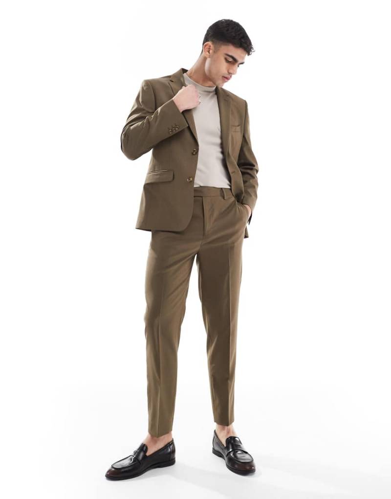 ASOS DESIGN - Schmal zulaufende Anzughose in Braun von ASOS DESIGN