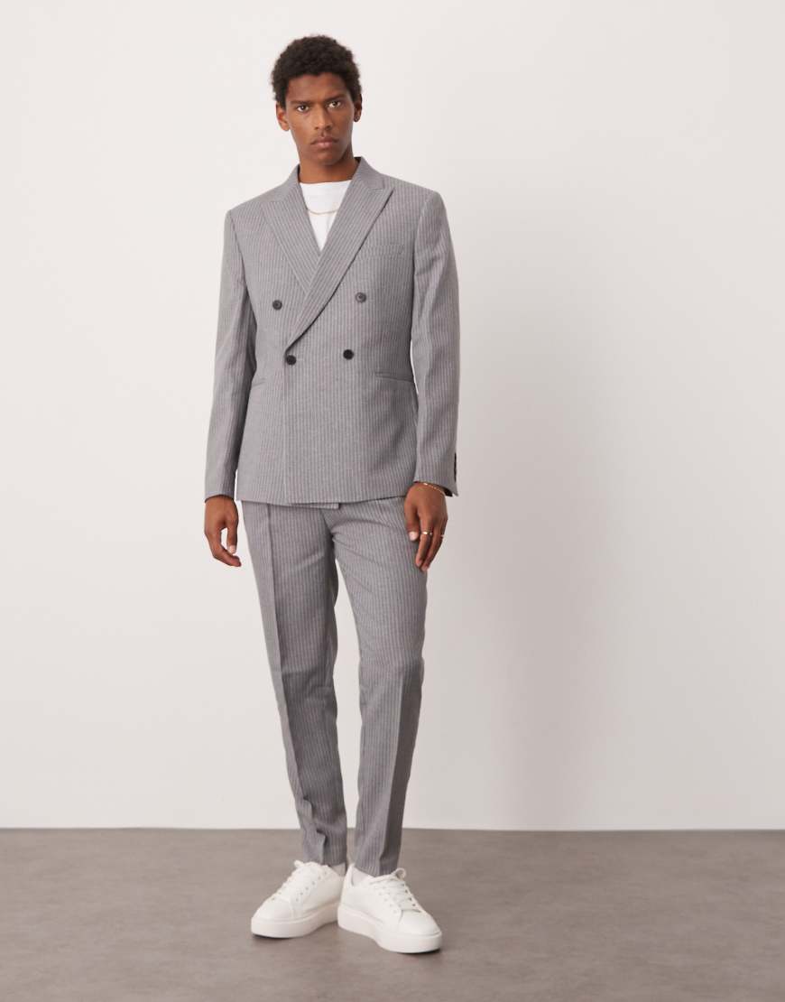 ASOS DESIGN - Schmal zulaufende Anzughose in Grau mit Nadelstreifen ASOS DESIGN - Schmal zulaufende Anzughose in Grau mit Nadelstreifen von ASOS DESIGN