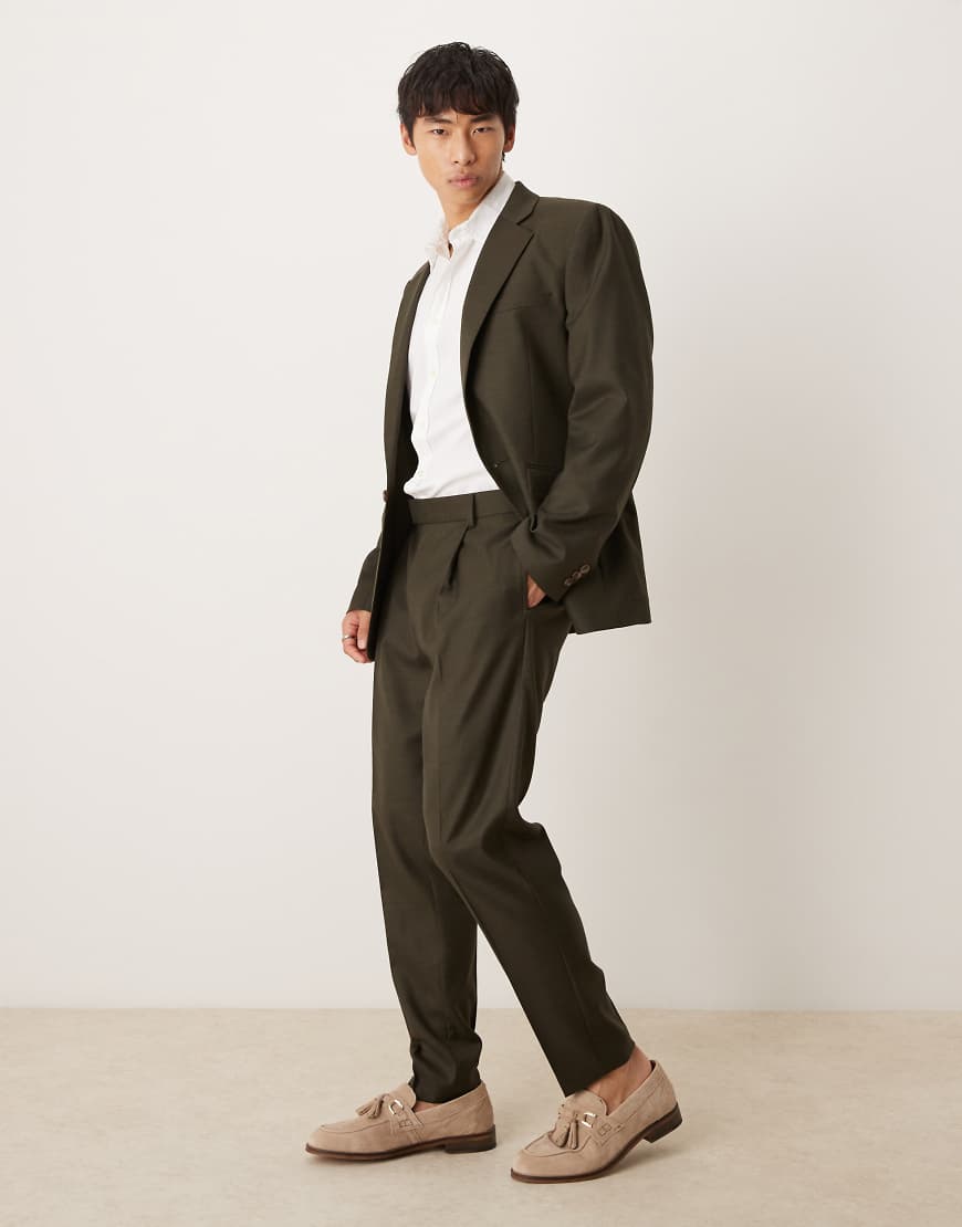 ASOS DESIGN - Schmal zulaufende Anzughose in Olivgrün mit melierter Struktur ASOS DESIGN - Schmal zulaufende Anzughose in Olivgrün mit melierter Struktur von ASOS DESIGN