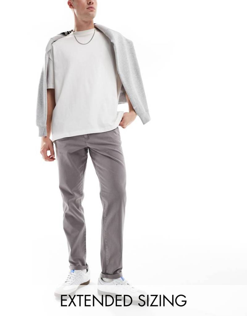 ASOS DESIGN - Schmal zulaufende Chinohose in verwaschenem Grau von ASOS DESIGN