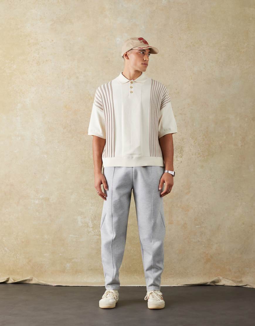 ASOS DESIGN - Schmal zulaufende Doubleface-Jogginghose in Grau meliert mit Biesen ASOS DESIGN - Schmal zulaufende Doubleface-Jogginghose in Grau meliert mit Biesen von ASOS DESIGN