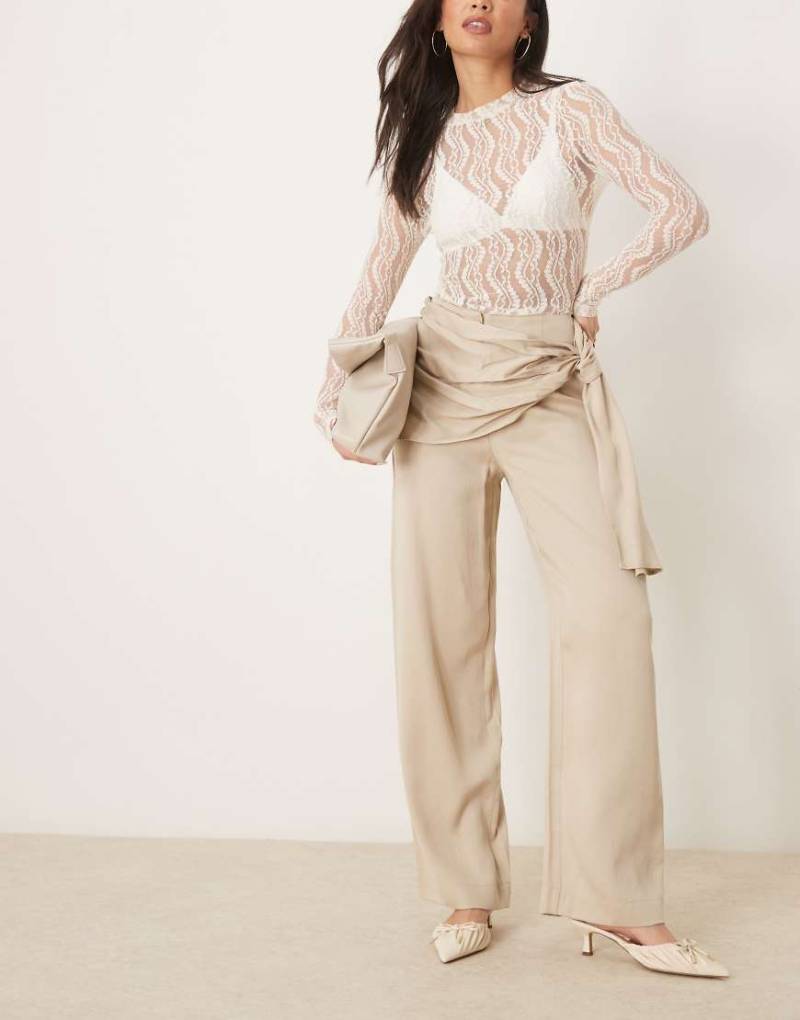 ASOS DESIGN - Schmal zulaufende Hose in Stein mit Wickeldetail-Grün von ASOS DESIGN