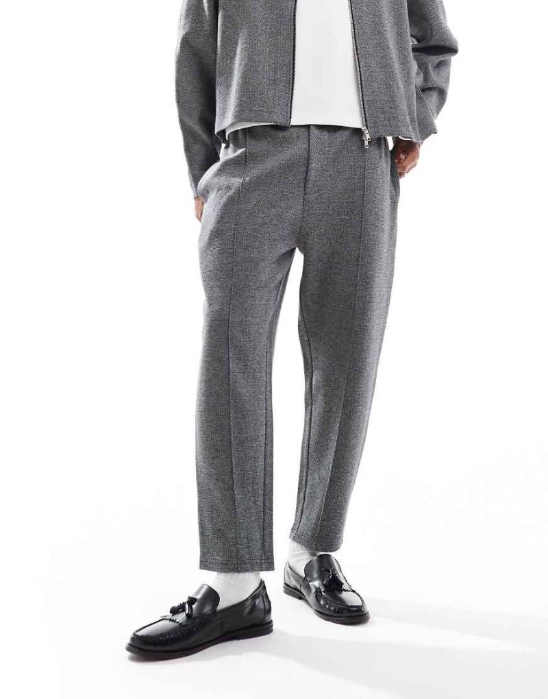 ASOS DESIGN - Schmal zulaufende Jogginghose in Grau mit Struktur, Kombiteil von ASOS DESIGN
