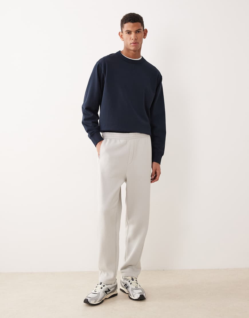 ASOS DESIGN - Schmal zulaufende Jogginghose in Grau von ASOS DESIGN