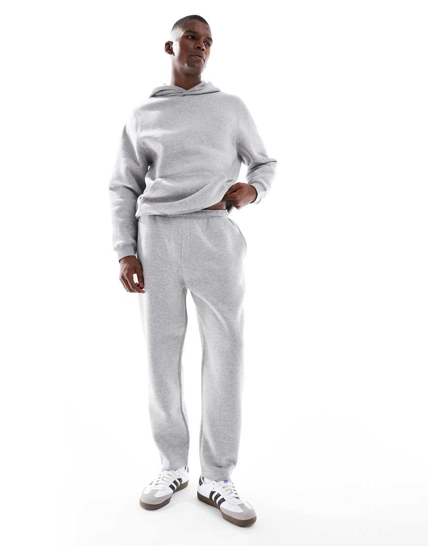 ASOS DESIGN - Schmal zulaufende Jogginghose in Hellgrau mit festem Saum ASOS DESIGN - Schmal zulaufende Jogginghose in Hellgrau mit festem Saum von ASOS DESIGN