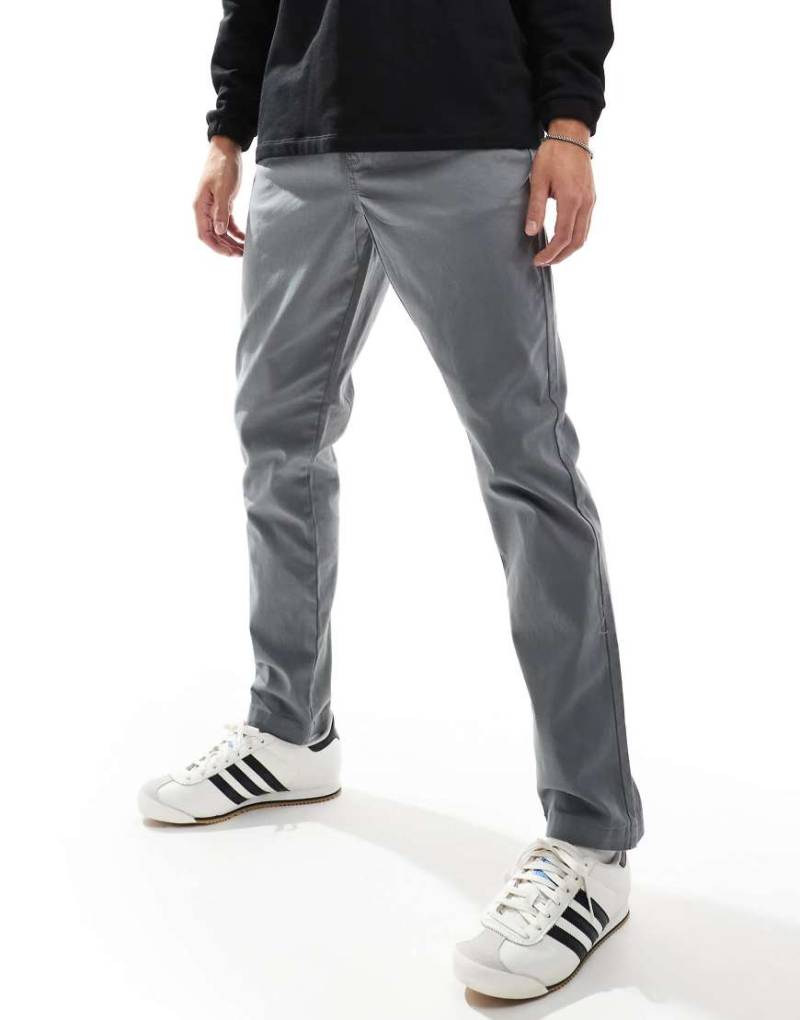 ASOS DESIGN - Schmal zulaufende Schlupfhose in Grau mit elastischem Bund von ASOS DESIGN