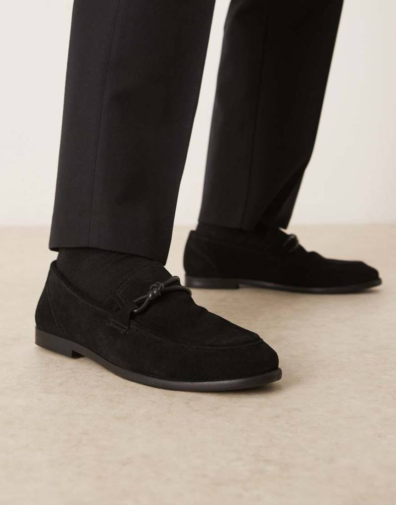 ASOS DESIGN - Schmale Loafer aus Wildleder in Schwarz von ASOS DESIGN