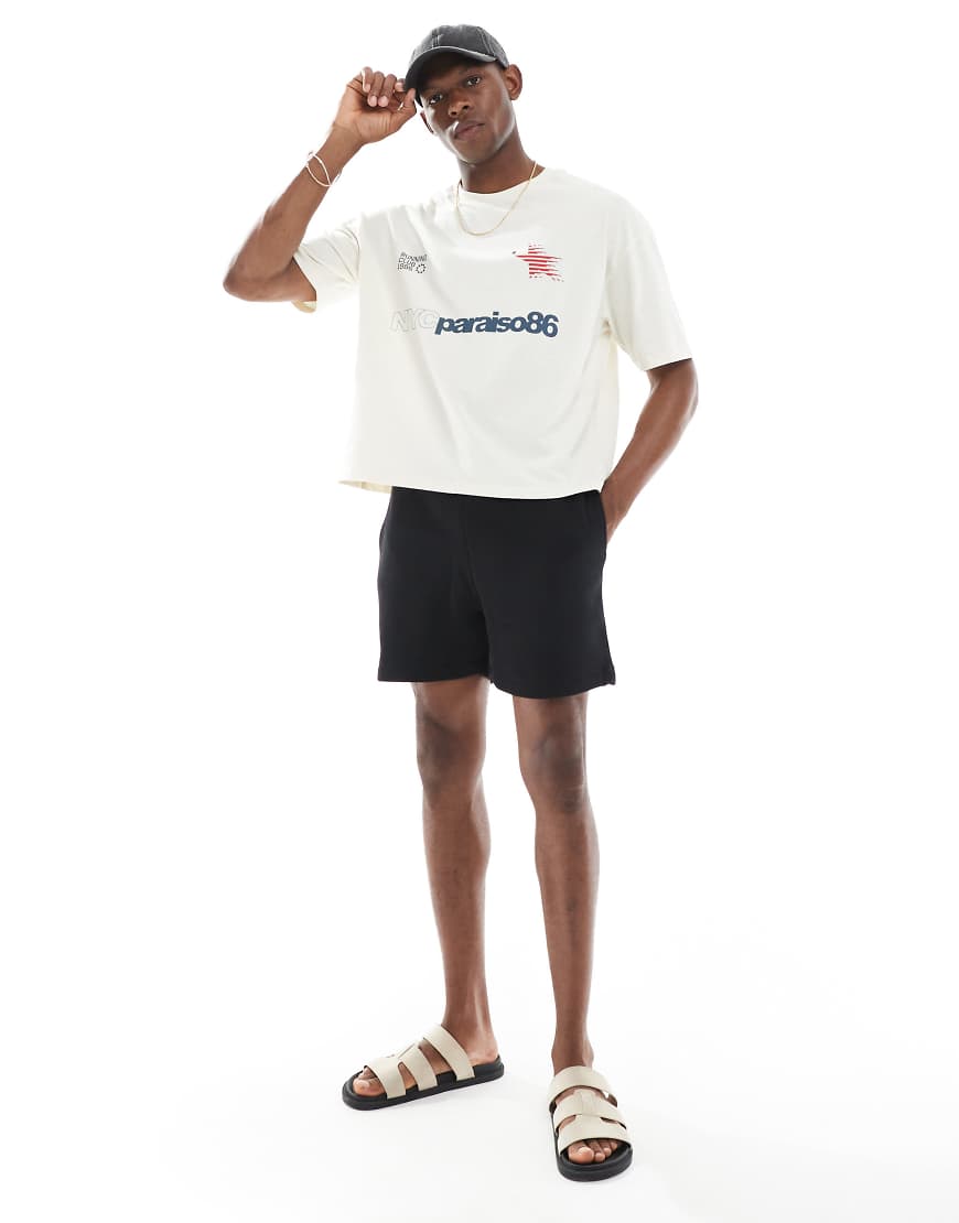 ASOS DESIGN - Essential - Slim-Fit Shorts in Schwarz von ASOS DESIGN