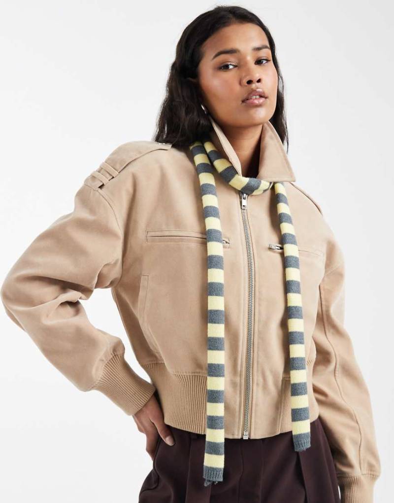 ASOS DESIGN - Schmaler Strickschal mit Streifen in Buttermilch und Anthrazit-Bunt von ASOS DESIGN