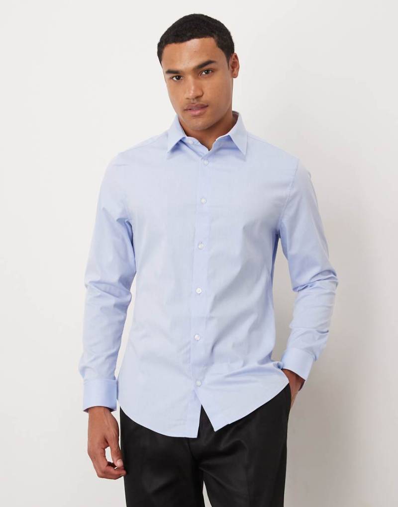 ASOS DESIGN - Schmales, strukturiertes Hemd in Blau von ASOS DESIGN