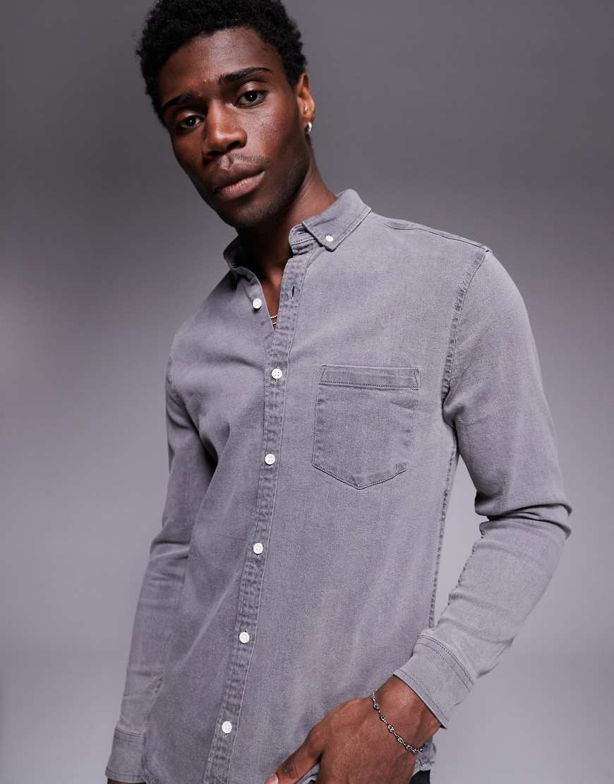ASOS DESIGN - Schmales Stretch-Jeanshemd in verwaschenem Schwarz-Grau von ASOS DESIGN