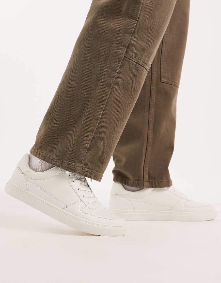 ASOS DESIGN - Schnür-Sneaker in Weiß mit strukturierten Einsätzen von ASOS DESIGN