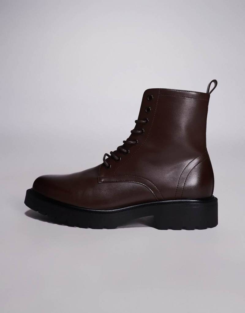 ASOS DESIGN - Schnürstiefel in Braun-Brown von ASOS DESIGN