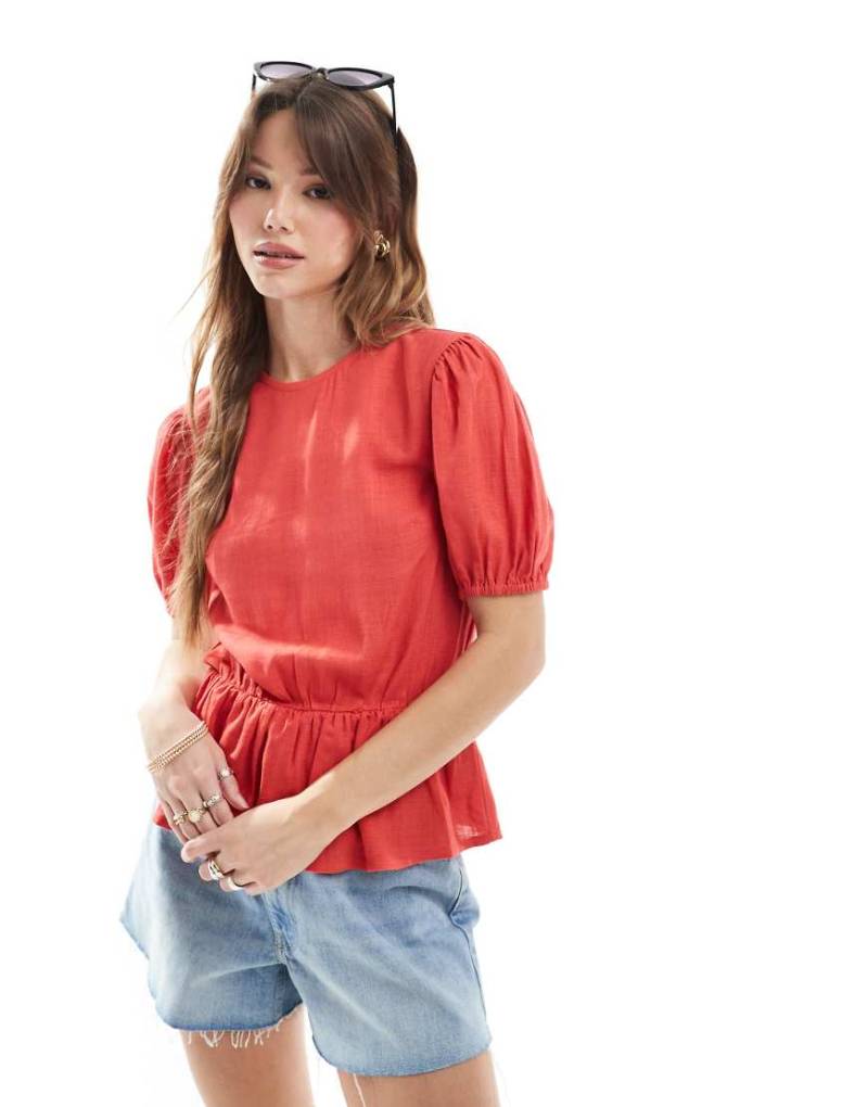 ASOS DESIGN - Schößchenoberteil aus Leinenmix in Rot mit Puffärmeln von ASOS DESIGN