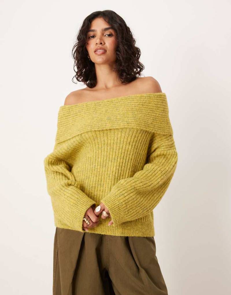 ASOS DESIGN - Schulterfreier Oversize-Pullover aus Wollmix in Olivgrün von ASOS DESIGN