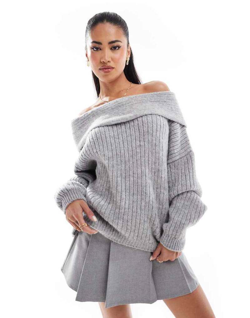 ASOS DESIGN - Schulterfreier Oversize-Strickpullover in Grau von ASOS DESIGN