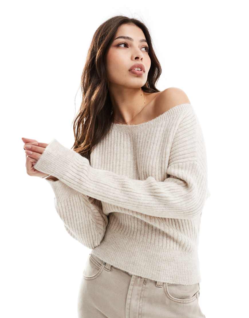 ASOS DESIGN - Schulterfreier Strickpullover in Ecru-Weiß von ASOS DESIGN