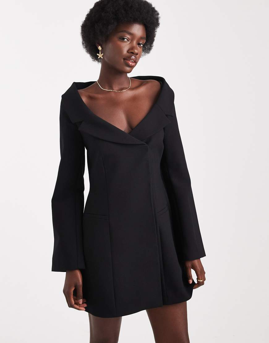 ASOS DESIGN - Schulterfreies Blazer-Kleid in Schwarz ASOS DESIGN - Schulterfreies Blazer-Kleid in Schwarz von ASOS DESIGN