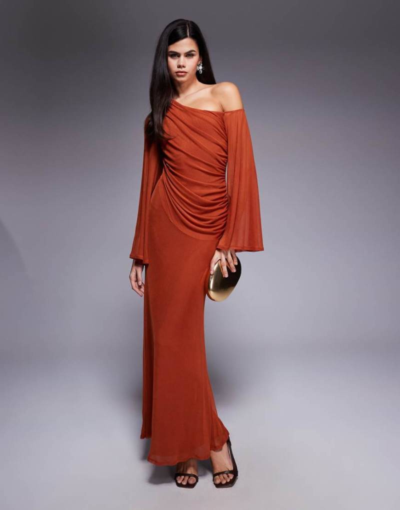 ASOS DESIGN - Schulterfreies Maxikleid in Rost mit drapiertem Design und weiten Ärmeln-Kupfer von ASOS DESIGN