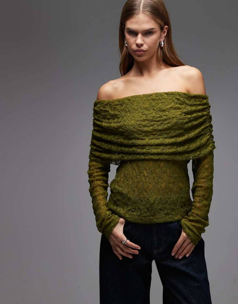 ASOS DESIGN - Schulterfreies Oberteil aus Spitze in Grün mit Umschlag von ASOS DESIGN