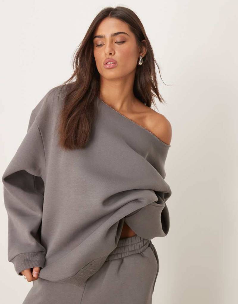 ASOS DESIGN - Schulterfreies Sweatshirt in Grau, Kombiteil von ASOS DESIGN