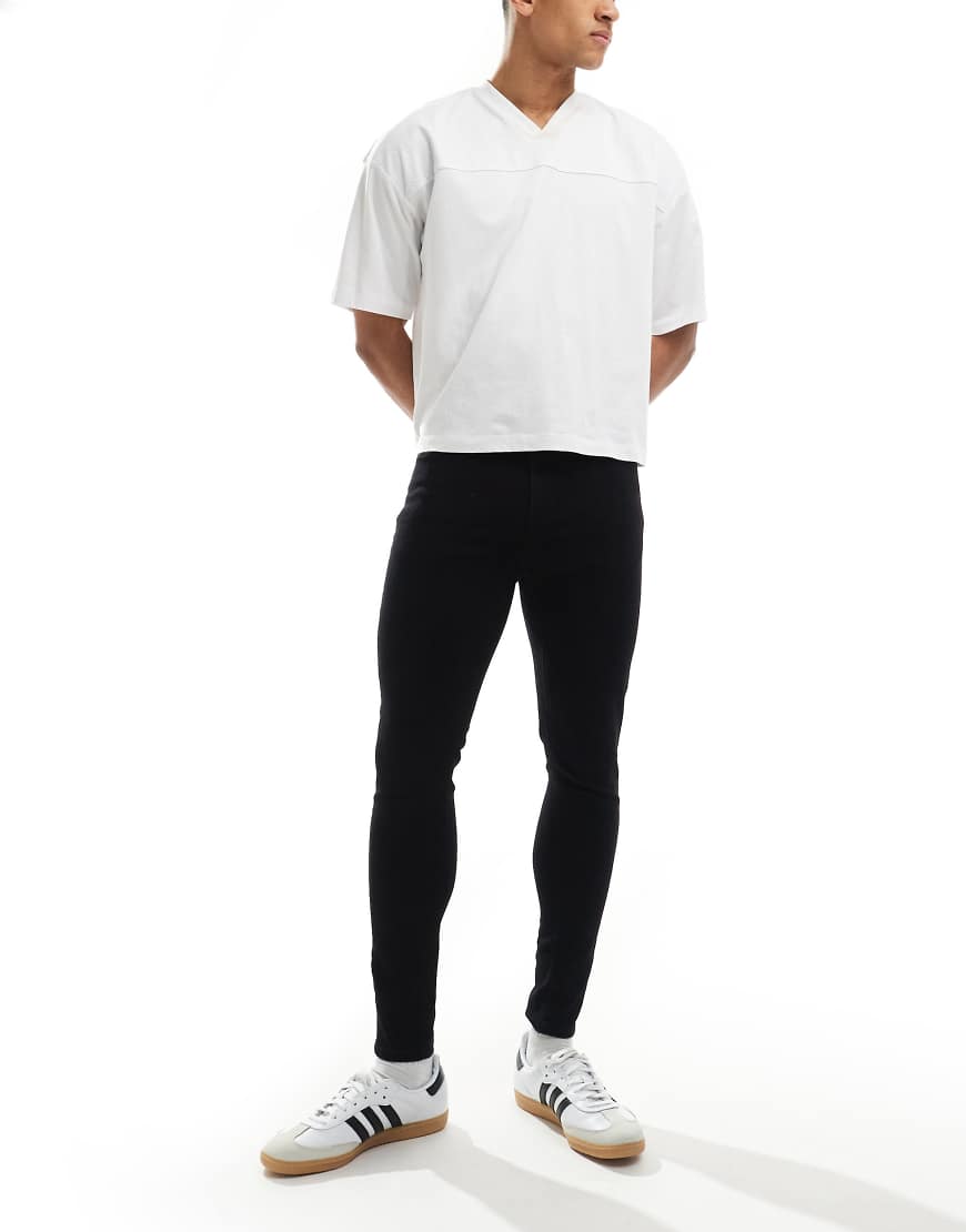 ASOS DESIGN - Schwarze Sprayon-Jeans mit Powerstretch ASOS DESIGN - Schwarze Sprayon-Jeans mit Powerstretch von ASOS DESIGN