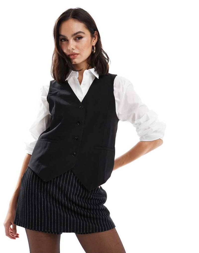 ASOS DESIGN - Schwarze Weste mit Boxy-Schnitt von ASOS DESIGN