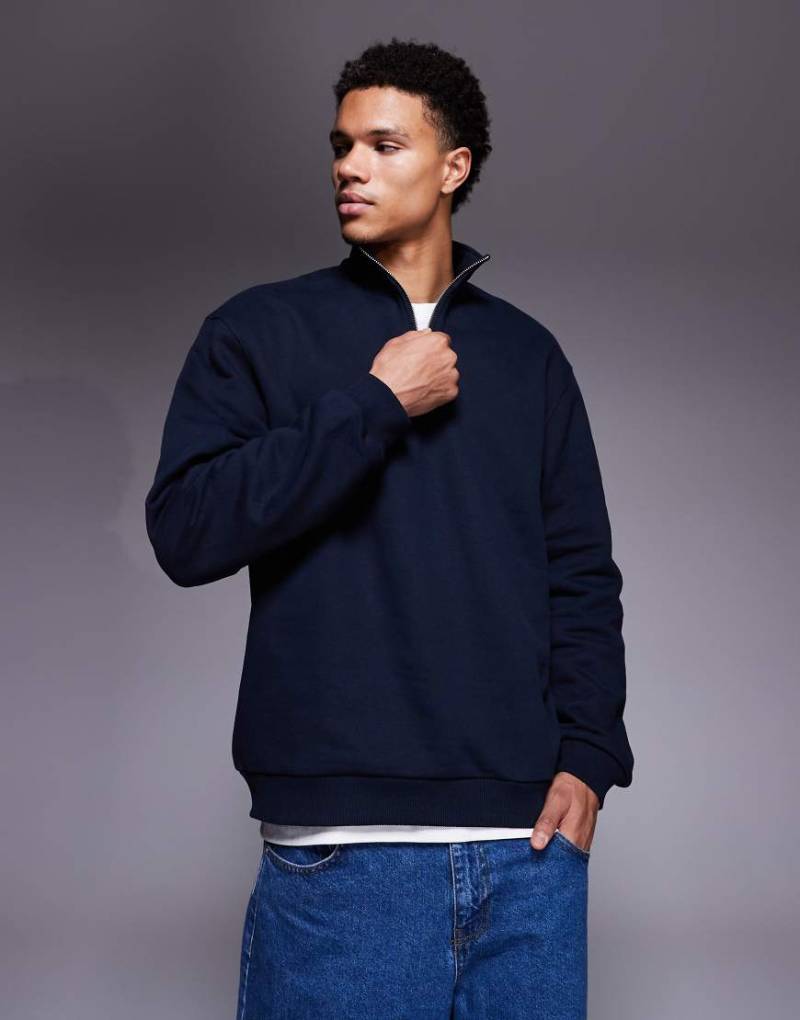 ASOS DESIGN - Schweres, hochwertiges Sweatshirt in Marineblau mit kurzem Reißverschluss, 400 g/m² von ASOS DESIGN