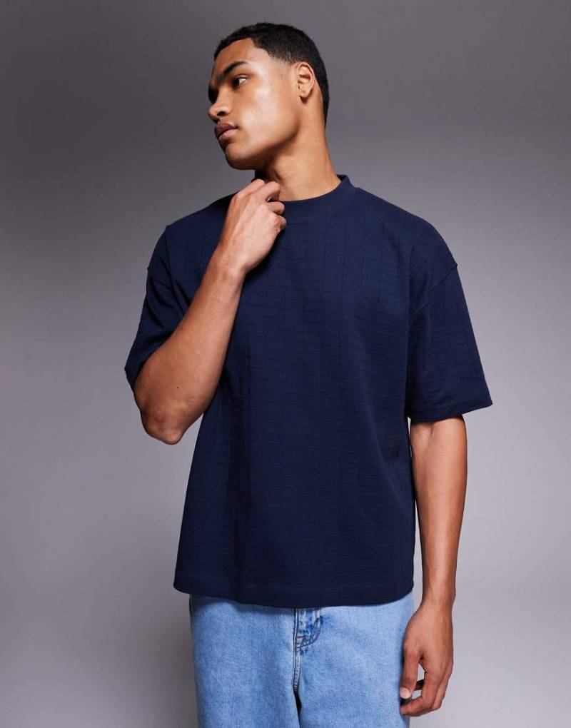 ASOS DESIGN - Schweres, kastiges Oversize-T-Shirt in Marineblau mit eckiger Struktur von ASOS DESIGN