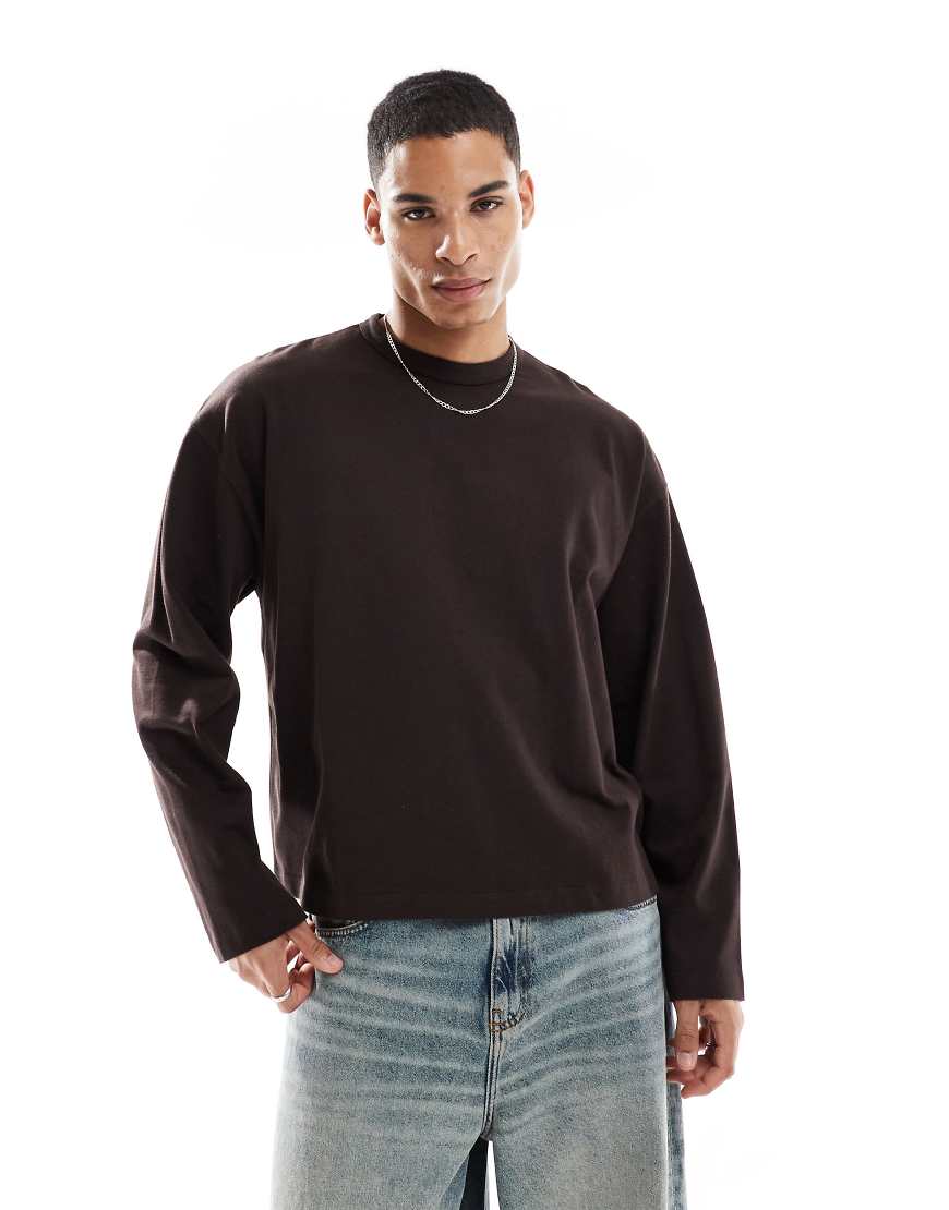 ASOS DESIGN - Kastiges, langärmliges Oversize-T-Shirt aus schwerem Stoff in Braun von ASOS DESIGN