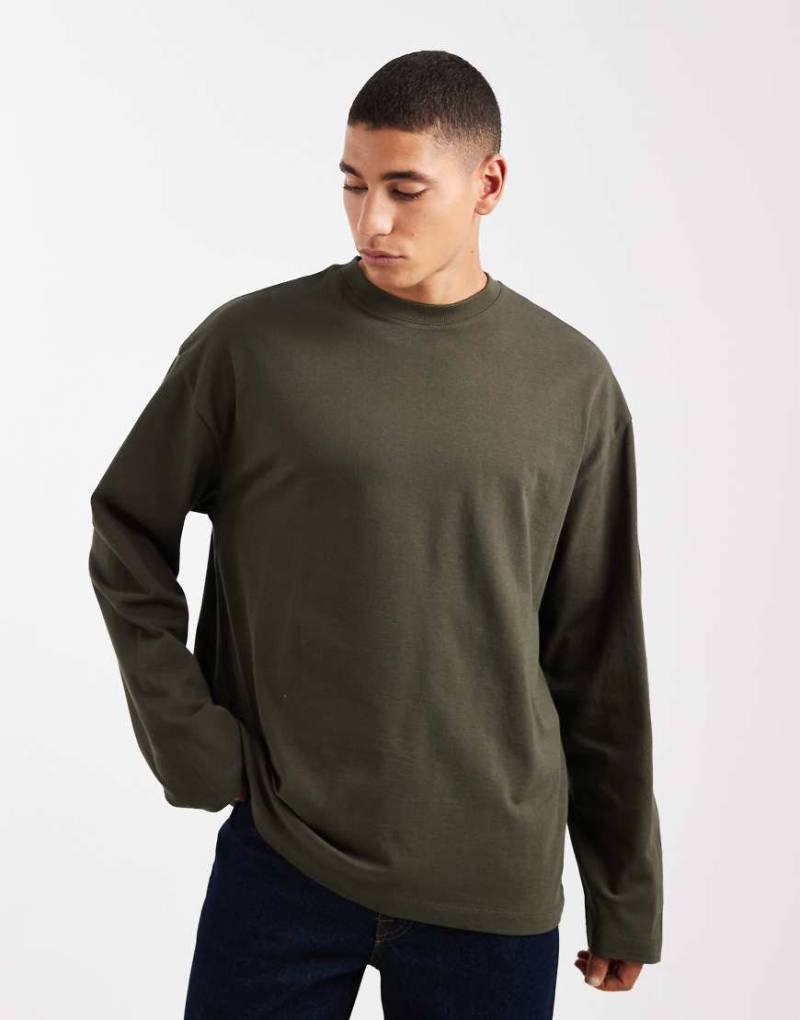 ASOS DESIGN - Schweres, langärmliges Oversize-T-Shirt in Dunkelgrün von ASOS DESIGN