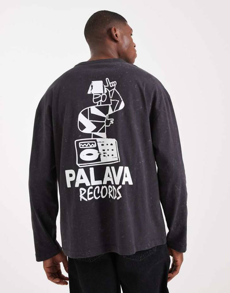 ASOS DESIGN - Schweres, langärmliges Oversize-T-Shirt in verwaschenem Schwarz mit Rückenprint von ASOS DESIGN