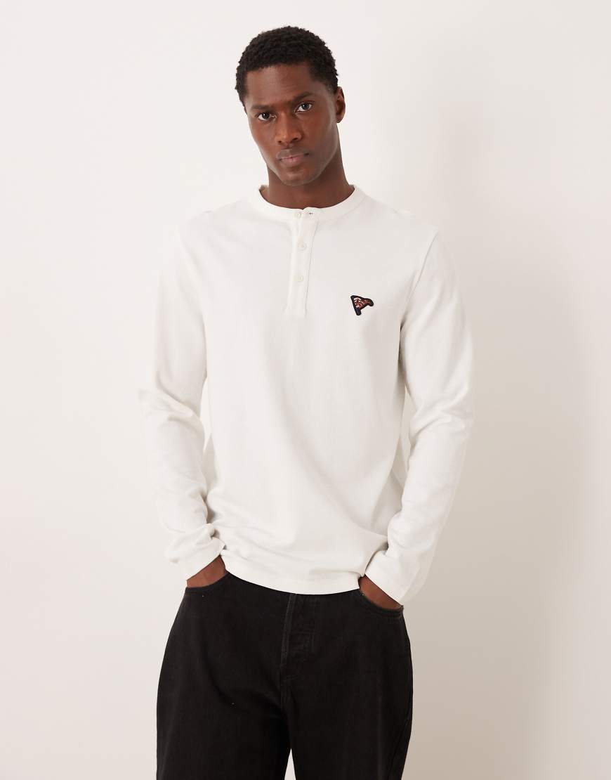 ASOS DESIGN - Schweres, langärmliges T-Shirt in strukturiertem Cremeweiß mit Stickerei auf der Brust von ASOS DESIGN