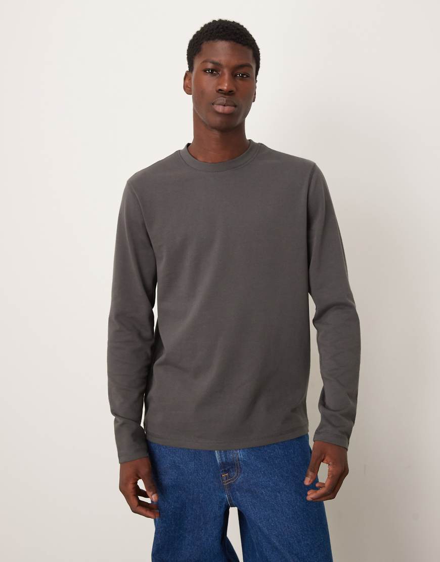 ASOS DESIGN - Schweres, langärmliges und weiches T-Shirt in Anthrazit mit Rundhalsausschnitt-Grau von ASOS DESIGN