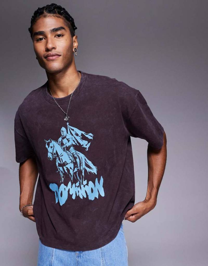 ASOS DESIGN - Schweres, kastiges Oversize-T-Shirt in verwaschenem Braun mit Grafikprint auf der Brust von ASOS DESIGN