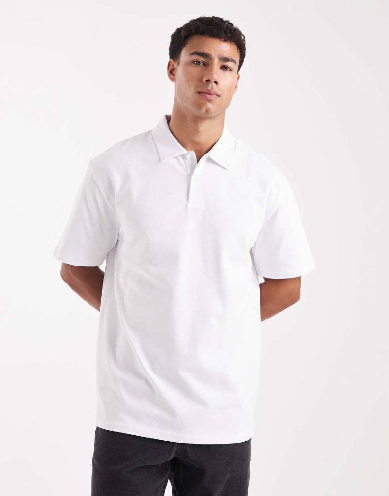 ASOS DESIGN - Schweres Polohemd in Weiß mit lockerem Schnitt ASOS DESIGN - Schweres Polohemd in Weiß mit lockerem Schnitt von ASOS DESIGN