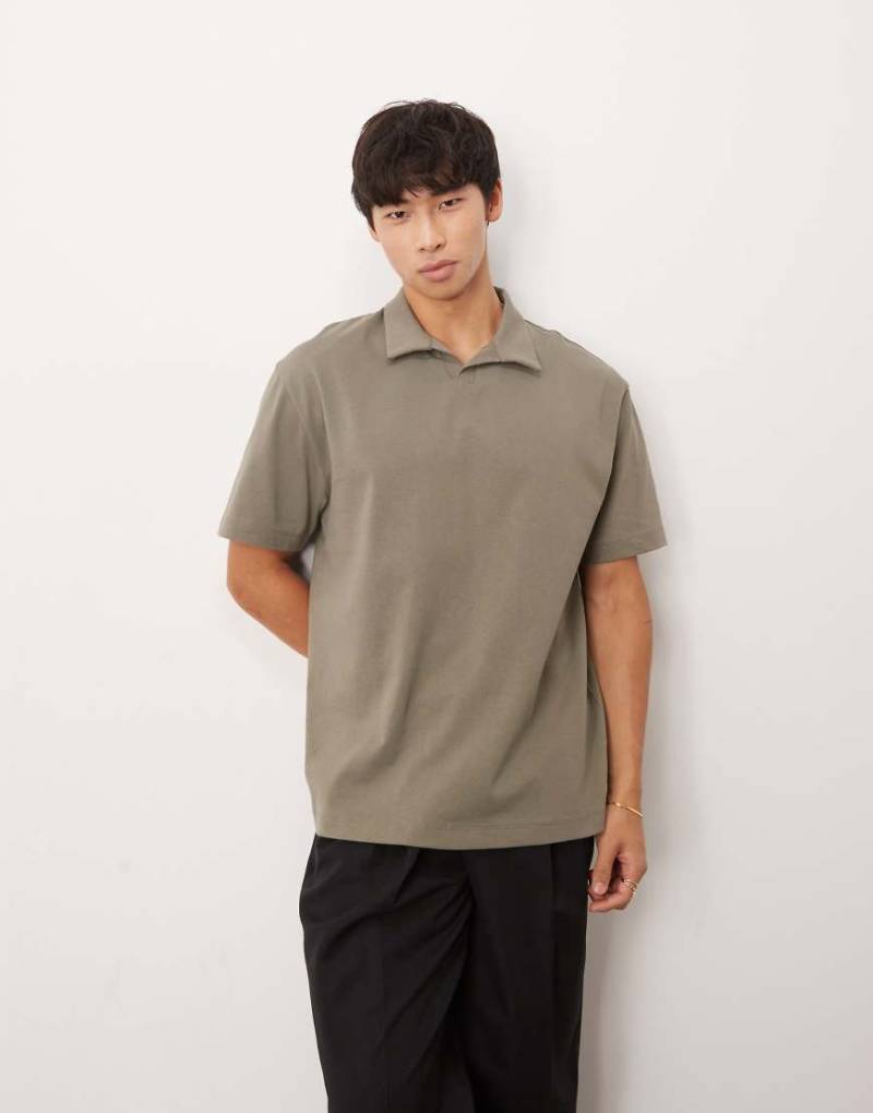 ASOS DESIGN - Schweres Relaxed Fit Polohemd in Khaki-Grün von ASOS DESIGN