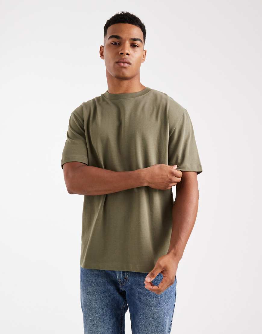 ASOS DESIGN - Schweres Relaxed Fit T-Shirt in Khaki-Grün von ASOS DESIGN