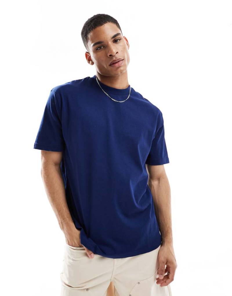 ASOS DESIGN - Schweres Relaxed-Fit-T-Shirt in Marineblau von ASOS DESIGN