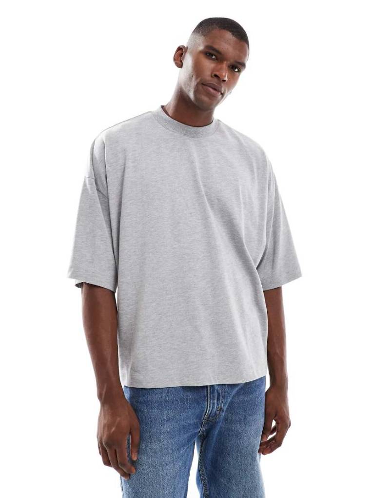 ASOS DESIGN - Schweres T-Shirt in Grau meliert mit halblangen Ärmeln mit Extreme-Oversize-Schnitt von ASOS DESIGN