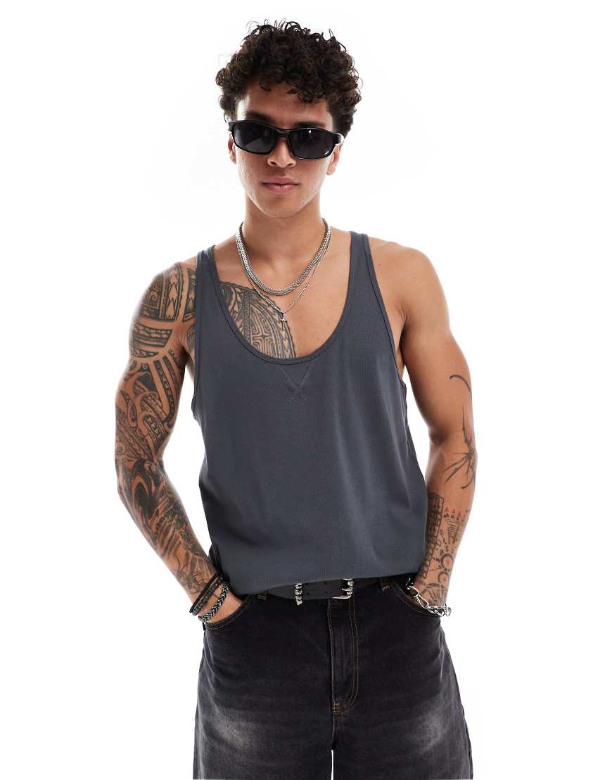 ASOS DESIGN - Schweres Trägershirt in Anthrazit mit Ziernaht-Grau ASOS DESIGN - Schweres Trägershirt in Anthrazit mit Ziernaht-Grau von ASOS DESIGN