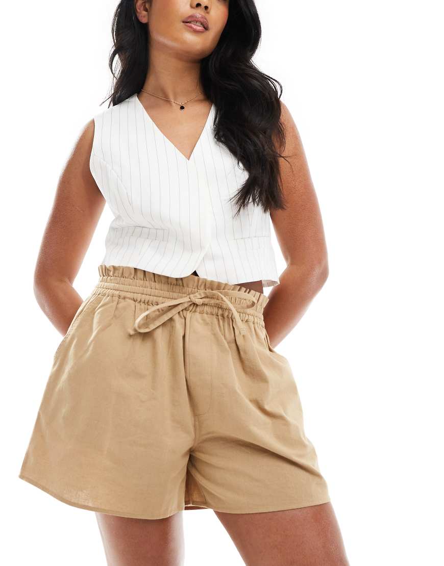 ASOS DESIGN - Schwingende Shorts in Sand mit Leinenanteil-Neutral ASOS DESIGN - Schwingende Shorts in Sand mit Leinenanteil-Neutral von ASOS DESIGN