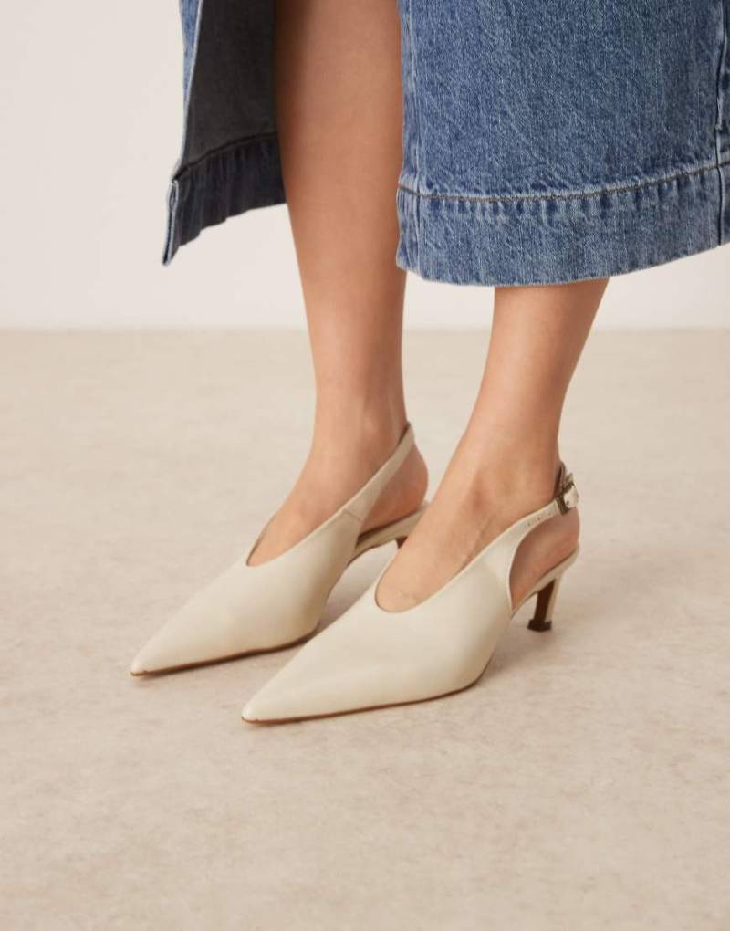 ASOS DESIGN - Sculpt - Hochwertige Slingback-Schuhe aus wollweißem Leder mit mittelhohem Absatz von ASOS DESIGN