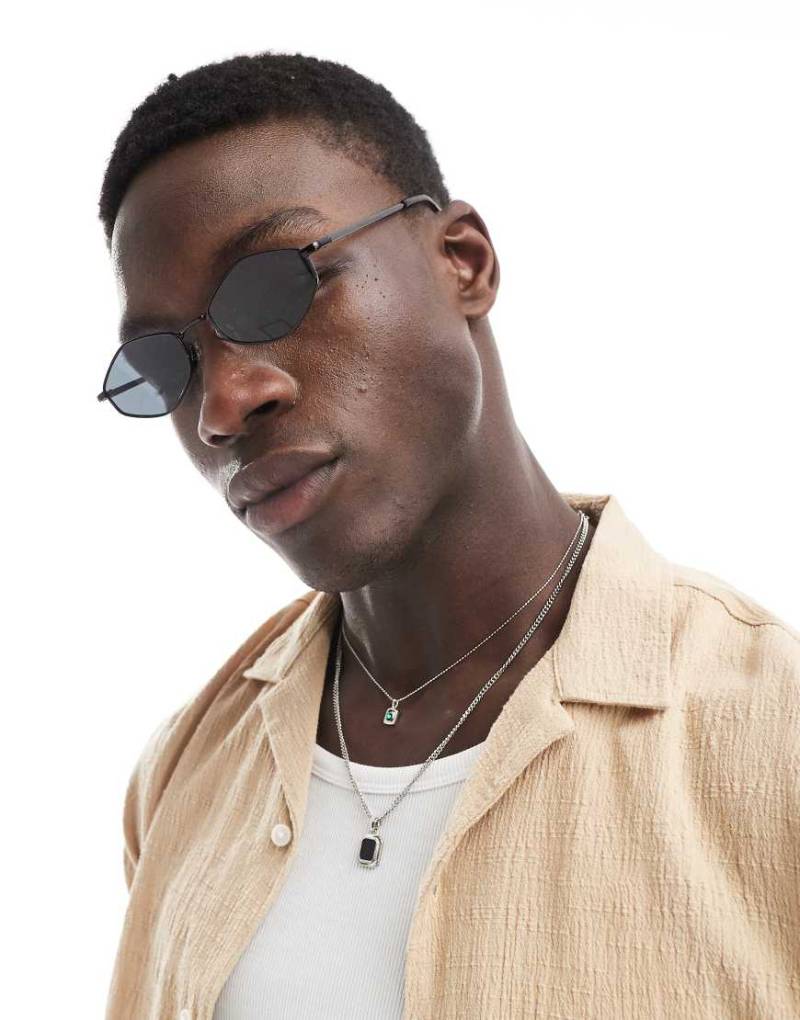 ASOS DESIGN - Sechseckige Sonnenbrille in Schwarz mit rauchschwarzen Gläsern von ASOS DESIGN